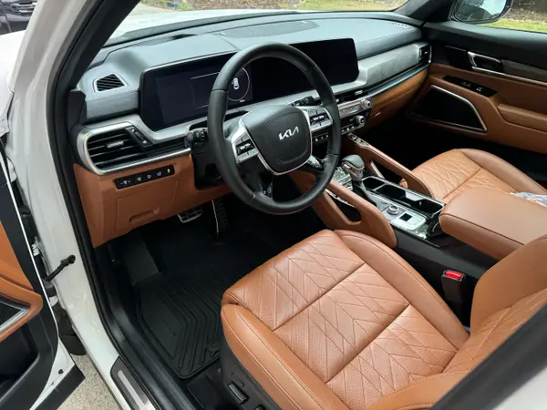 Kia Telluride tan leather cabin after an interior deep clean